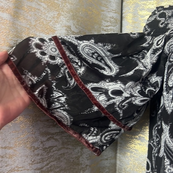 LOFT Black White Ruffle Flare Sleeve Off The Shoulder Top Blouse Size M - Picture 9 of 17